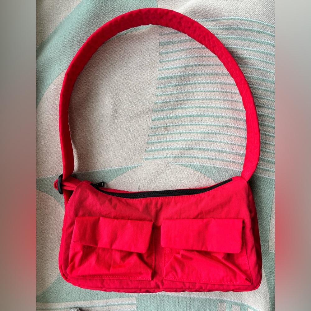 Baggu Cargo Shoulder Bag in Candy Apple Red- 2024 black zipper version